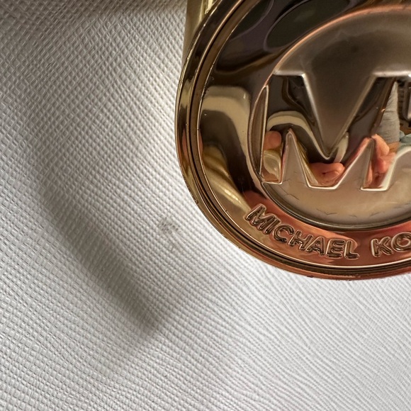 Michael Kors Hamilton Large White Saffiano Leather Tote - Picture 6 of 16